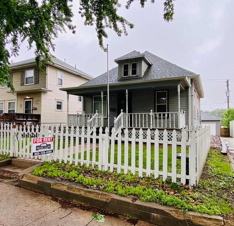 1121 S Dakota Ave in Sioux Falls, SD - Building Photo