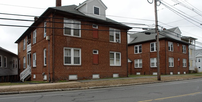 898-902 Main St in Holyoke, MA - Foto de edificio - Building Photo