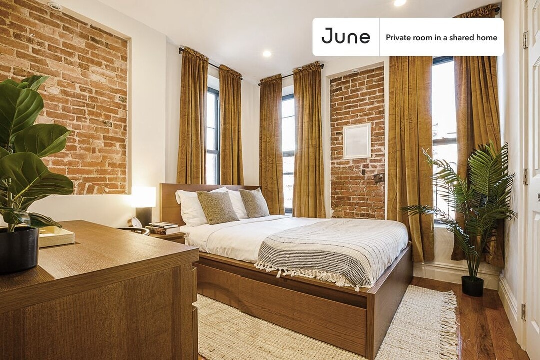 Room in Shared 3 bed/2 bath home in New York, NY - Building Photo