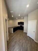 7041 96th St in Lubbock, TX - Building Photo