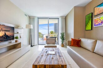 4011 S Ocean Dr in Hollywood, FL - Building Photo - Building Photo