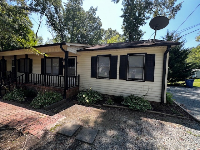 313 Long Ave in Graham, NC - Foto de edificio