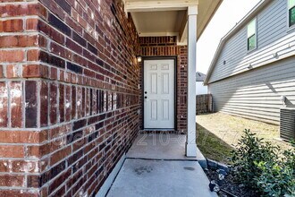 2450 Dry Moss Way in San Antonio, TX - Building Photo - Building Photo