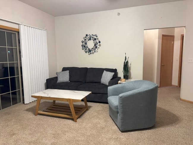 2888 Coral Ct in Coralville, IA - Building Photo - Building Photo