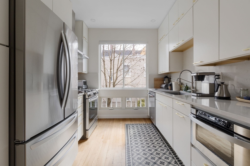 6 Ellery Pl in Cambridge, MA - Foto de edificio