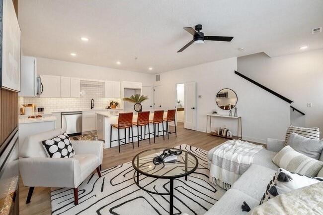 property at 2404 Westover Blvd