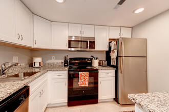 1124 25th St NW, Unit T4 in Washington, DC - Building Photo - Building Photo