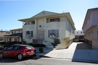 124 W Hillsdale St in Inglewood, CA - Foto de edificio - Building Photo