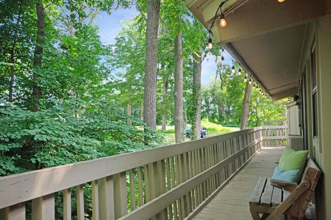 403 Deerpath W in Fontana-on-Geneva Lake, WI - Building Photo - Building Photo