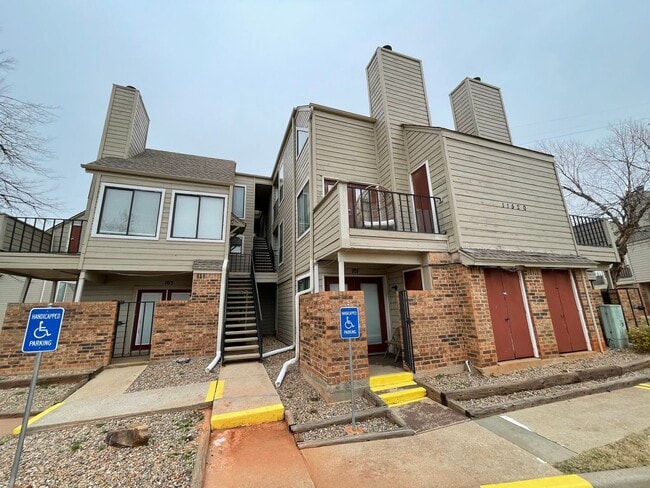11520 N May Ave in Oklahoma City, OK - Building Photo - Building Photo