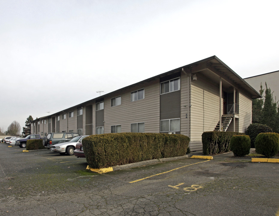 10900 SW Gaarde St in Tigard, OR - Foto de edificio