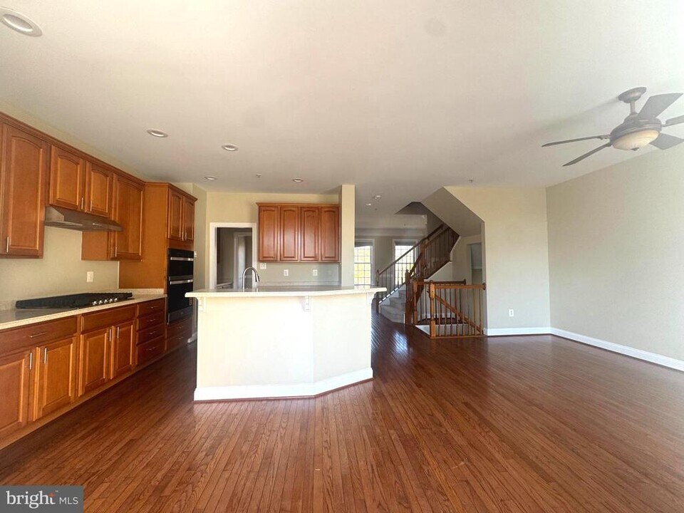 2802 Moores Plains Blvd in Upper Marlboro, MD - Building Photo