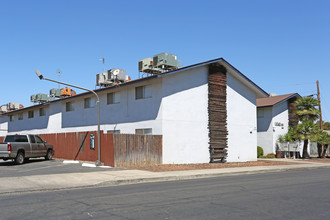 Fairway Apartments in Exeter, CA - Building Photo - Building Photo