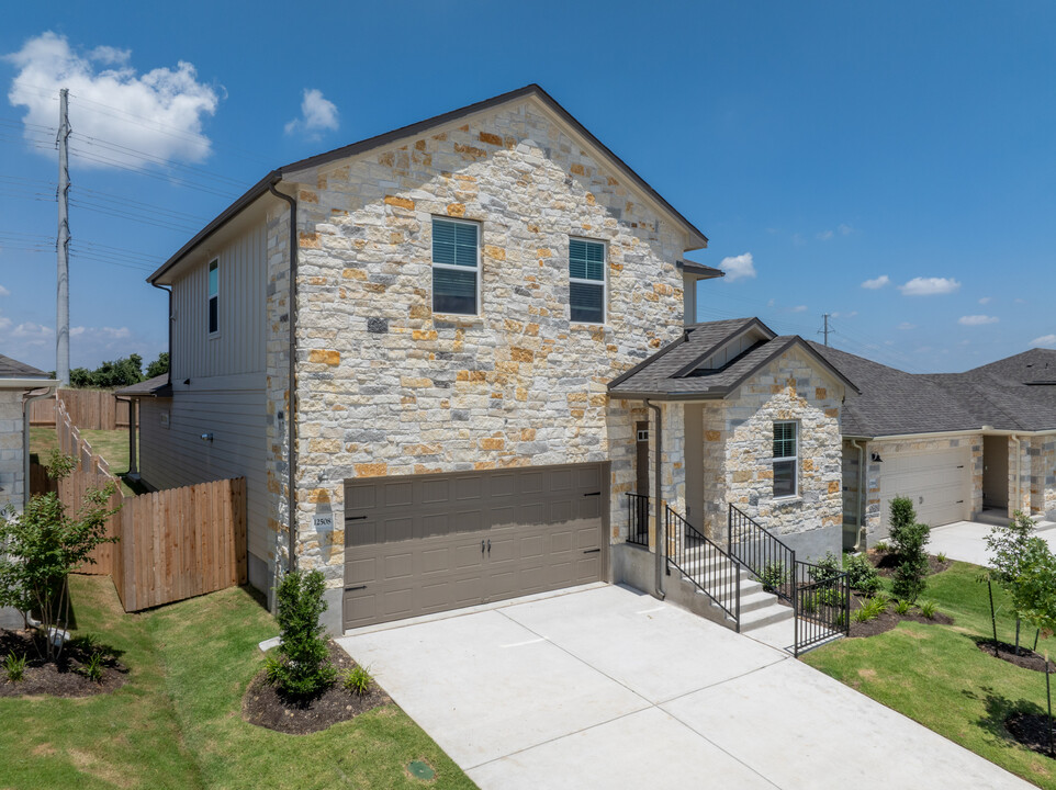 Turner's Crossing in Austin, TX - Building Photo