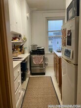 170 Maple St, Unit 207 in Malden, MA - Foto de edificio - Building Photo