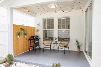 1333 S Madison Ave in Clearwater, FL - Foto de edificio - Building Photo