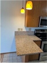 The Mayflower Apartments in Whitefish Bay, WI - Foto de edificio - Building Photo