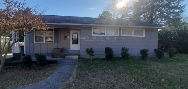 property at 2812 Hermitage Dr