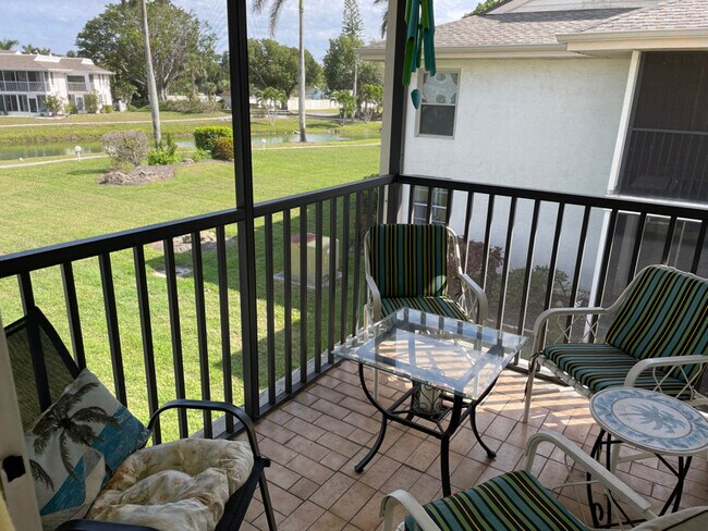 5400 Peppertree Dr in Ft. Myers, FL - Building Photo - Building Photo