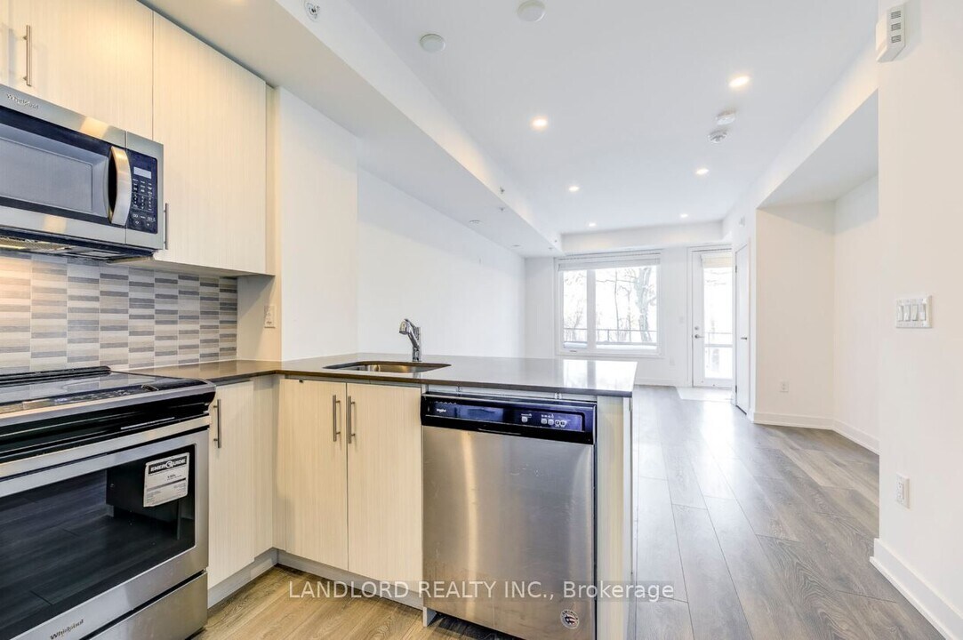 3483 Widdicombe Way in Mississauga, ON - Building Photo