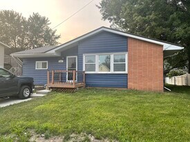 606 E Jasper St in Pleasantville, IA - Building Photo