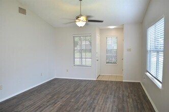 8203 West Gate Blvd in Austin, TX - Building Photo - Building Photo