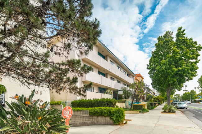 Montana House in Santa Monica, CA - Building Photo - Building Photo