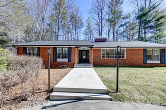 14 Amherst Rd in Biltmore Forest, NC - Building Photo - Building Photo