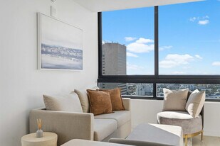 225 N Miami Ave, Unit SI FL37-ID1396875P in Miami, FL - Building Photo