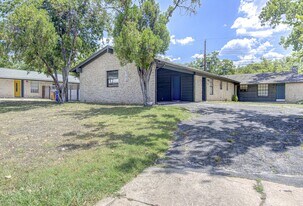 5703 Gloucester Ln in Austin, TX - Building Photo