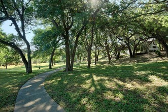 Z-12272023-River Crossing Townhomes in Austin, TX - Foto de edificio - Building Photo