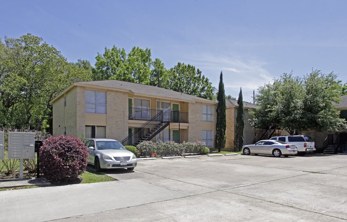 Pin Oak Park in Katy, TX - Foto de edificio