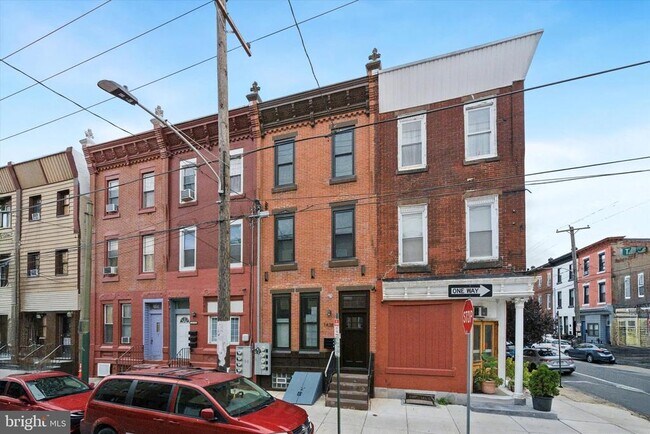 property at 1438 Tasker St