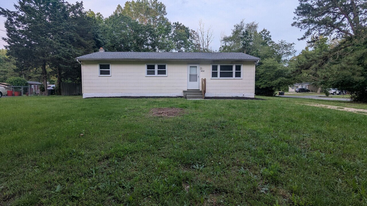 1414 Osborne Dr in Port Norris, NJ - Building Photo