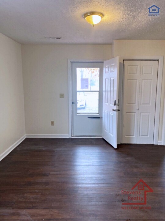 126 Bybee Woods Dr in McMinnville, TN - Foto de edificio