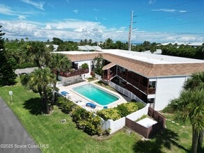 1318 S Miramar Ave in Indialantic, FL - Building Photo - Building Photo
