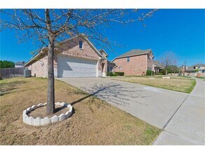 913 Redbud Road in Burleson, TX - Building Photo - Building Photo