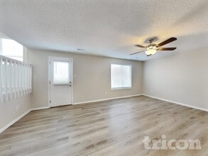 1631 W 135th Dr in Westminster, CO - Foto de edificio - Building Photo