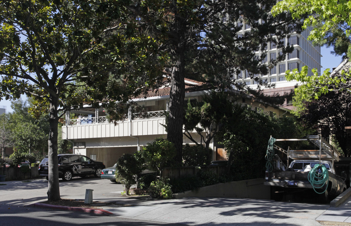 The Grelli Apartments in Palo Alto, CA - Building Photo