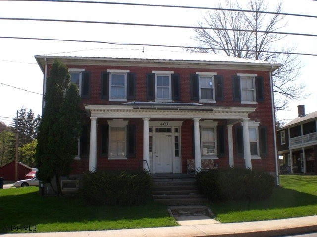 403 W Pitt St in Bedford, PA - Building Photo