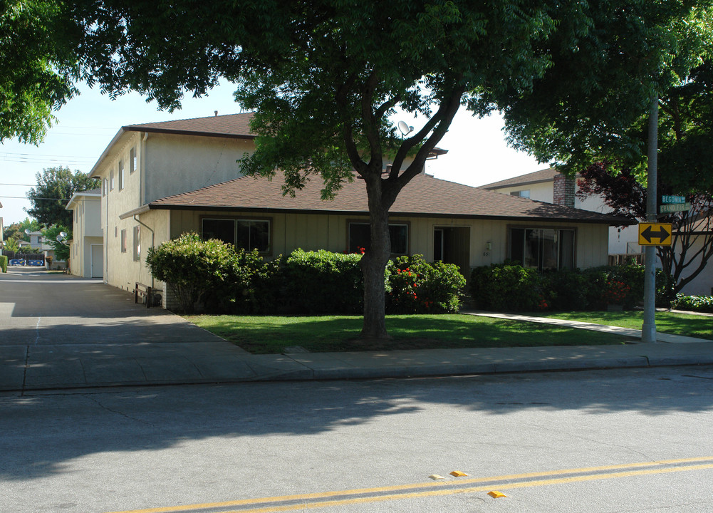 651 Begonia Way in Sunnyvale, CA - Building Photo