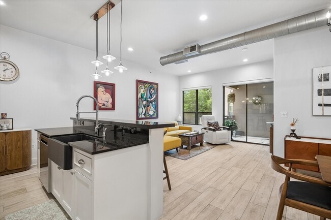 property at 1901 Post Oak Blvd