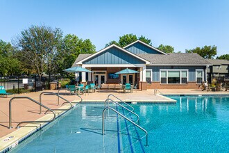 Barrington Park Townhomes in Lenexa, KS - Building Photo - Building Photo