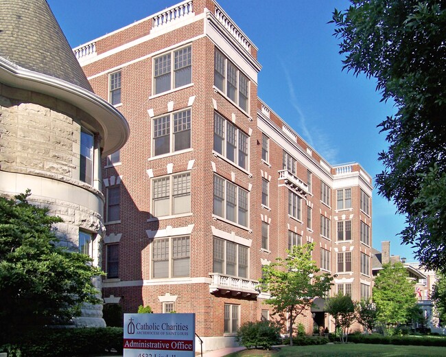 4540 Lindell Blvd in St. Louis, MO - Foto de edificio - Building Photo