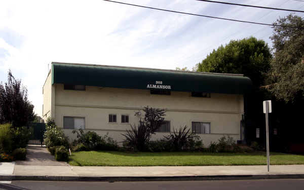 Shadow Terrace in Alhambra, CA - Foto de edificio - Building Photo