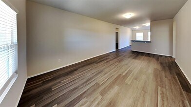 408 Fox Burrow Ln in Newcastle, OK - Building Photo - Building Photo