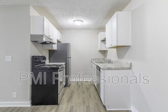 121 Kingsridge Dr in La Vergne, TN - Building Photo - Building Photo