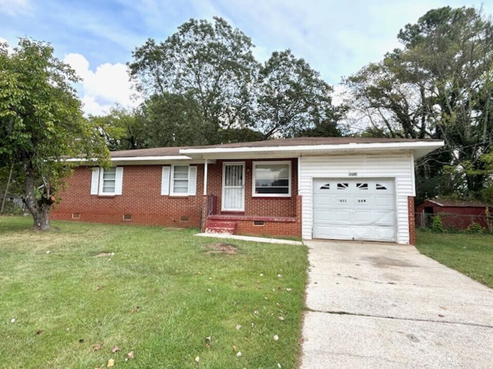 2729 Oaktree Ln NW in Huntsville, AL - Building Photo