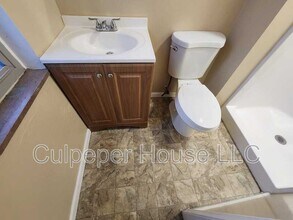 2854 W Sylvania Ave in Toledo, OH - Building Photo - Building Photo