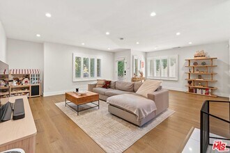 11642 Acama St in Los Angeles, CA - Building Photo - Building Photo